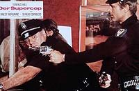 Image from: Poliziotto Superpiù (1980)