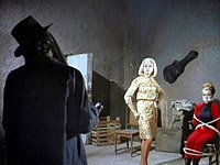 Image from: Blue Demon contra las Diabólicas (1968)